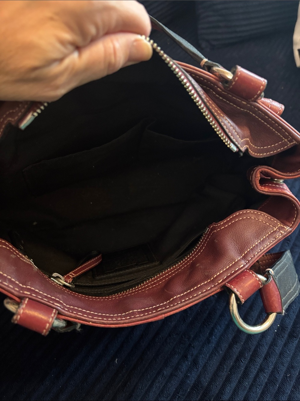Y2K Coach Burgundy Leather Hand Bag with Buckle Pockets - Picture 5 of 6